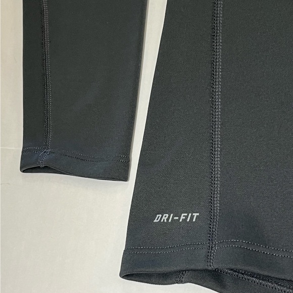 SOLD ‼️‼️Nike Black Athletic Quarter-Zip Jacket - Picture 4 of 9